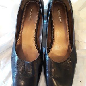 Black Naturalizer Pumps 11W